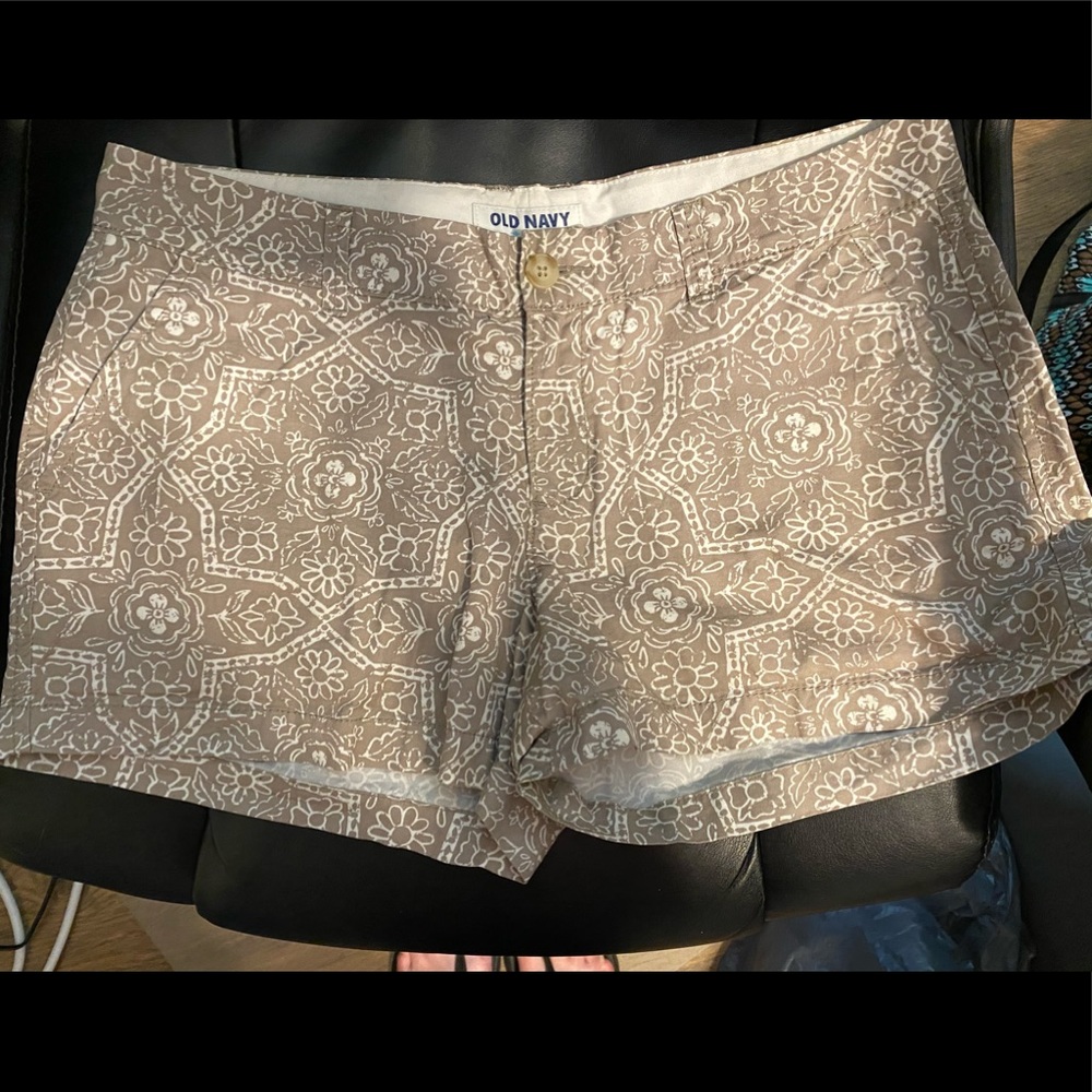 Old navy shorts size 6
